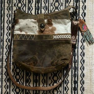 Myra bag with cowhide included Myra keychain!